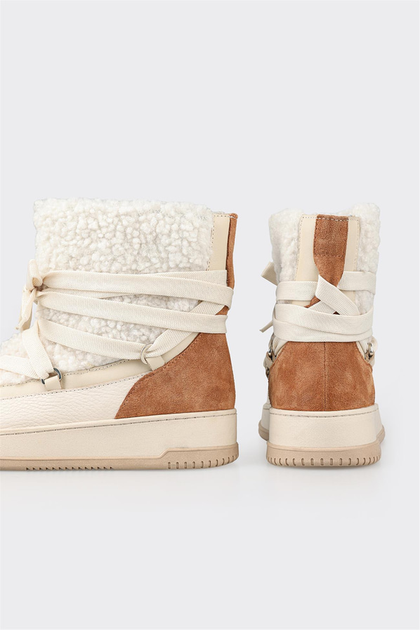 Ekru Kadın Spor Bot