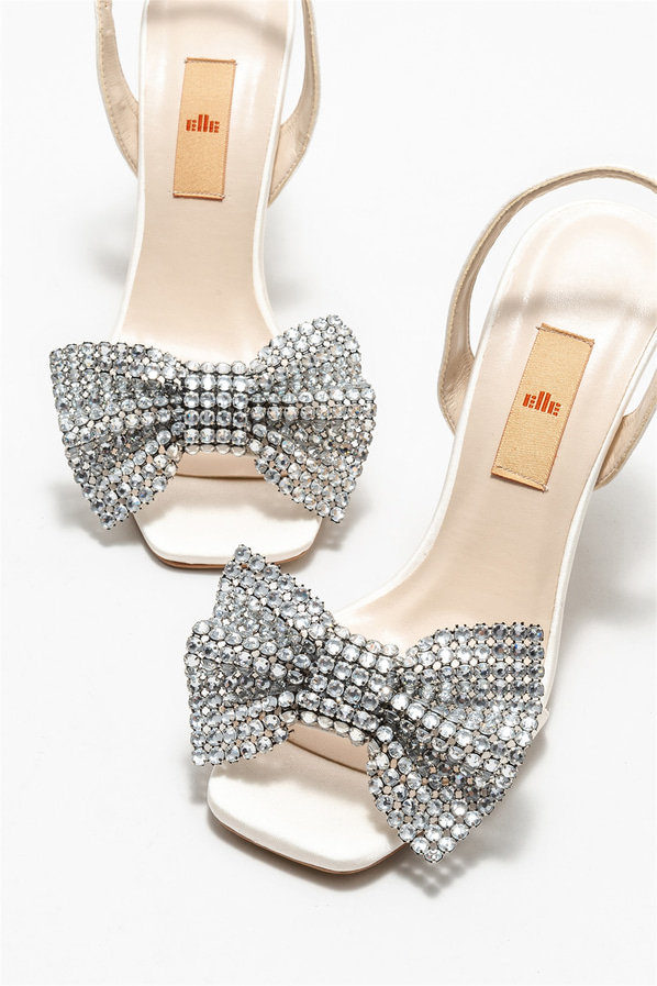 Ekru tekstil simli ince topuklu kadın sandalet, rahat kullanım için - Elle Shoes