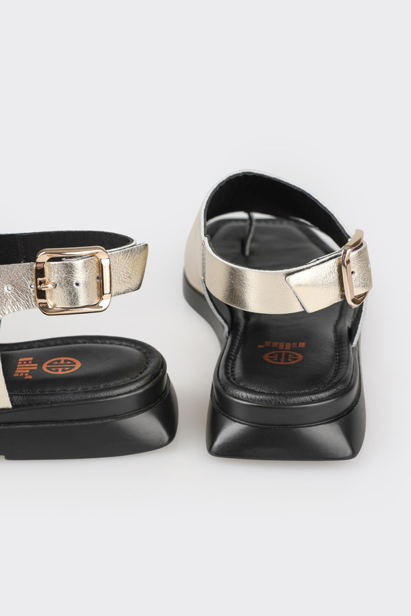 Gold deri düz kadın sandalet, ofis stili için - Elle Shoes