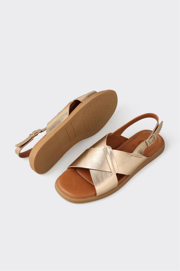 Gold deri düz kadın sandalet, rahat kullanım için - Elle Shoes