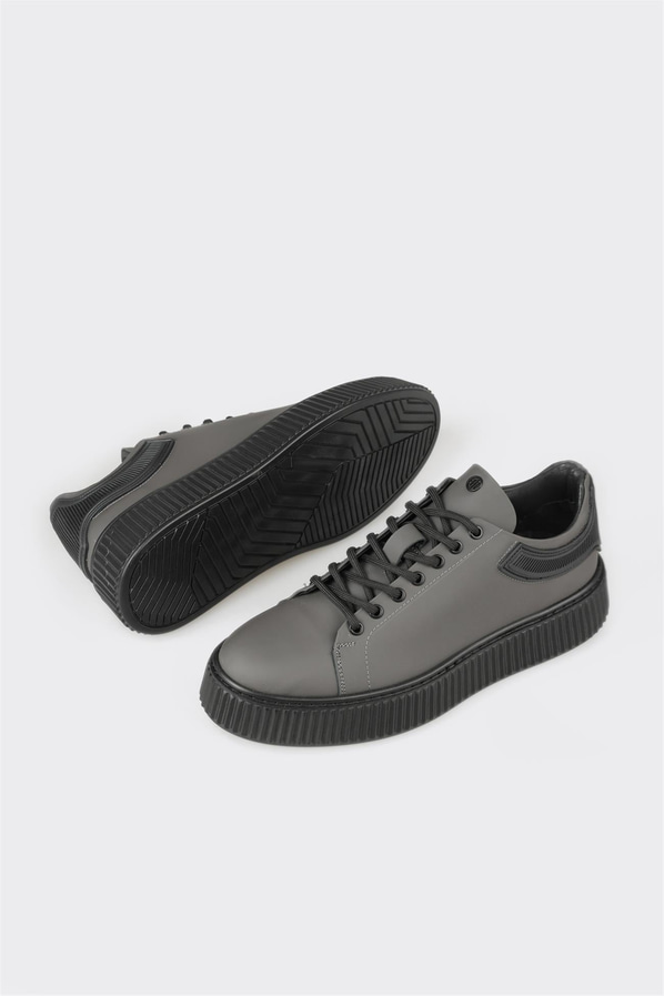 Gri deri erkek spor ayakkabı, casual stil için - Elle Shoes