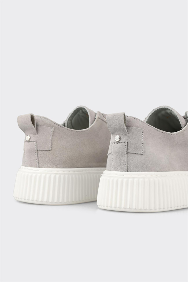 Gri deri ve süet erkek spor ayakkabı, rahat kullanım için - Elle Shoes
