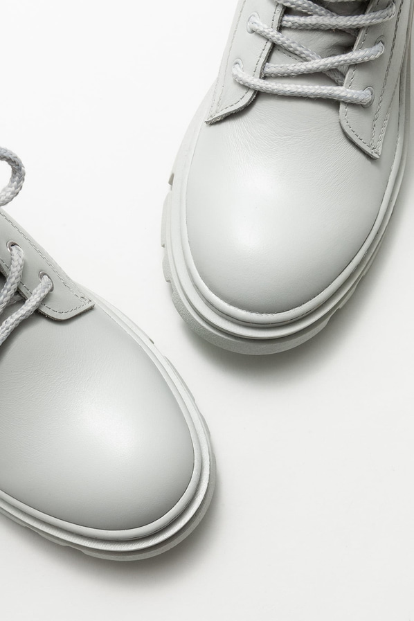 Gri deri kadın bot, günlük kullanım için - Elle Shoes