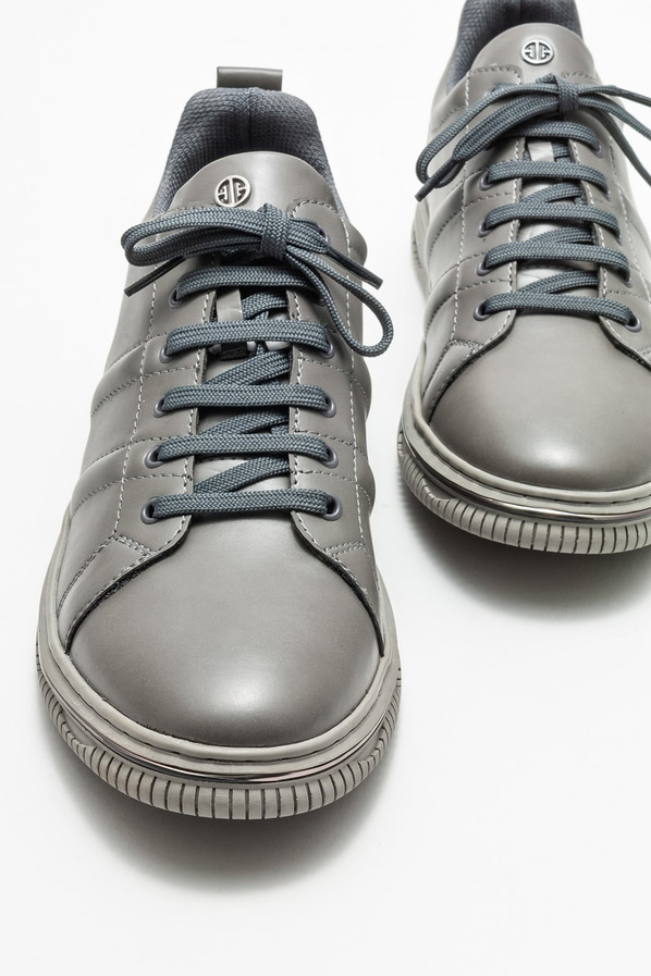 Gri erkek günlük ayakkabı, günlük kullanım için - Elle Shoes