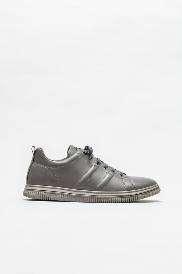 Gri erkek günlük ayakkabı, günlük kullanım için - Elle Shoes