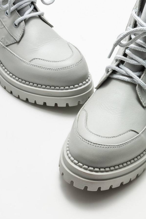 Gri düz kadın bot, günlük kullanım için - Elle Shoes