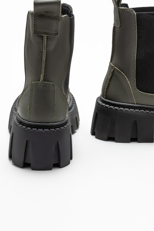 Haki deri düz kadın bot, günlük kullanım için - Elle Shoes