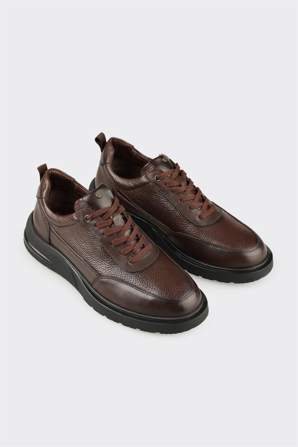 Kahve deri erkek günlük ayakkabı, rahat kullanım için - Elle Shoes
