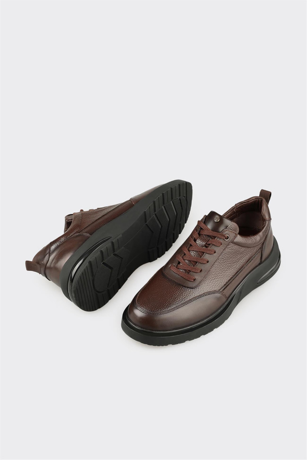 Kahve deri erkek günlük ayakkabı, rahat kullanım için - Elle Shoes