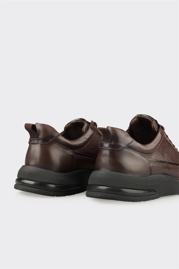 Kahve deri erkek günlük ayakkabı, rahat kullanım için - Elle Shoes