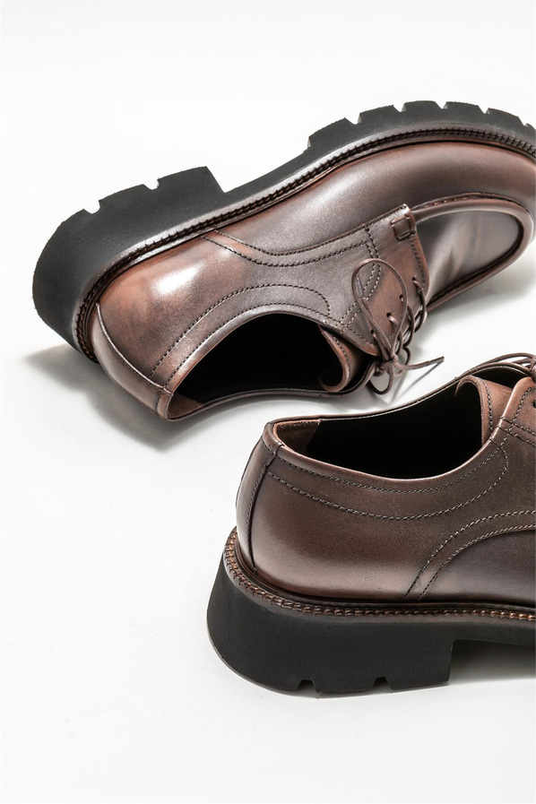 Kahve deri kalın tabanlı erkek günlük ayakkabı, rahat kullanım için - Elle Shoes