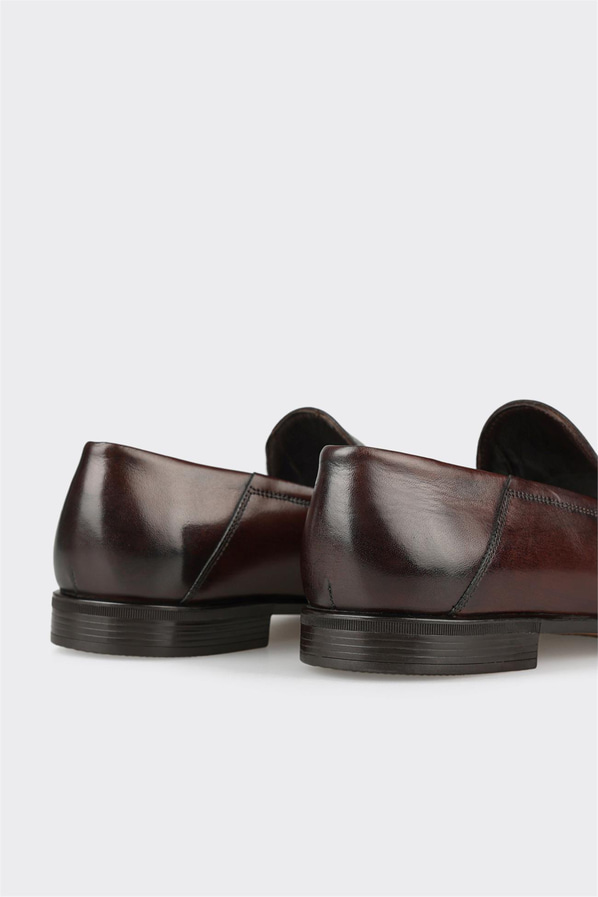 Kahve deri erkek loafer, klasik stil için - Elle Shoes