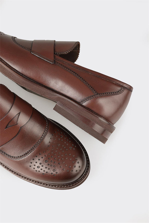 Kahve deri erkek loafer, klasik stil için - Elle Shoes