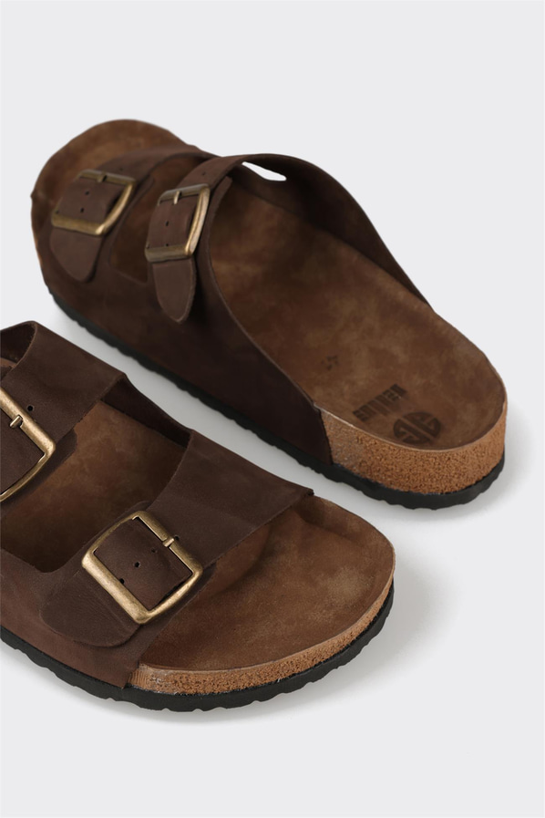 Kahve deri erkek terlik, rahat kullanım için - Elle Shoes