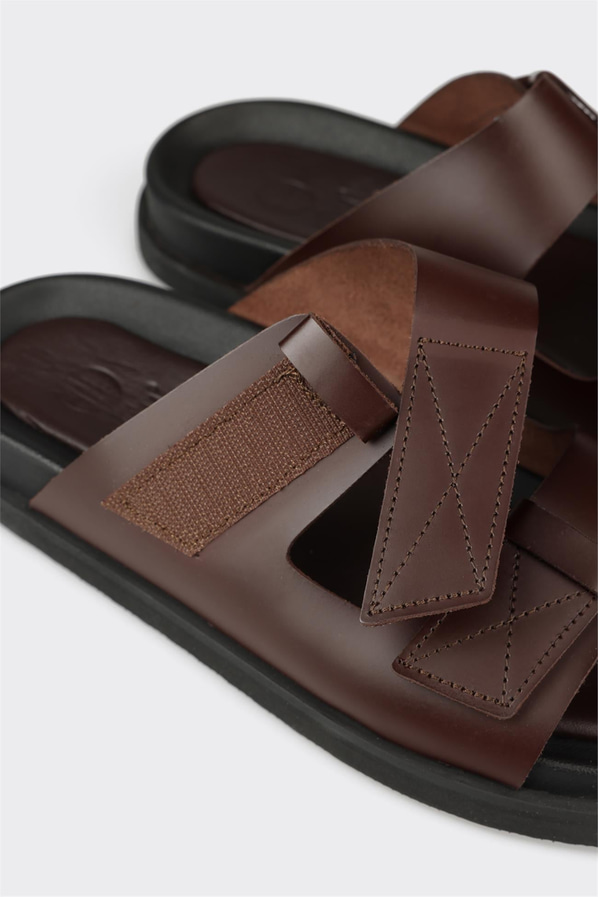 Kahve deri yumuşak dokulu erkek terlik, rahat kullanım için - Elle Shoes