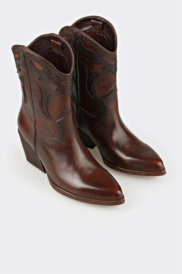 Kahve Deri Kadın Bot