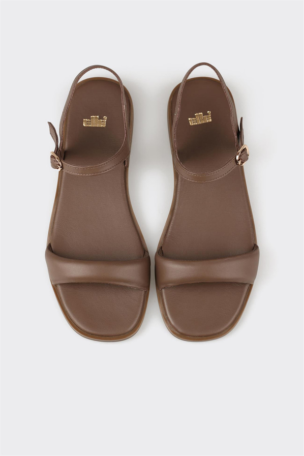 Kahve deri simli düz kadın sandalet, ofis stili için - Elle Shoes