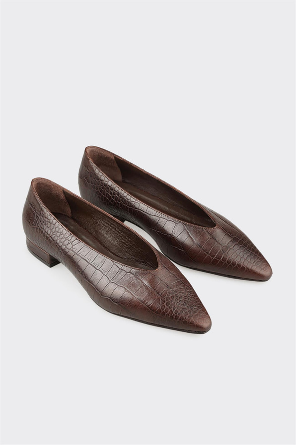 Kahve deri kadın günlük ayakkabı, ofis stili için - Elle Shoes