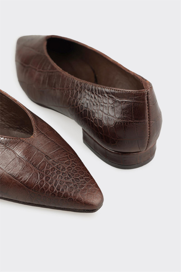 Kahve deri kadın günlük ayakkabı, ofis stili için - Elle Shoes