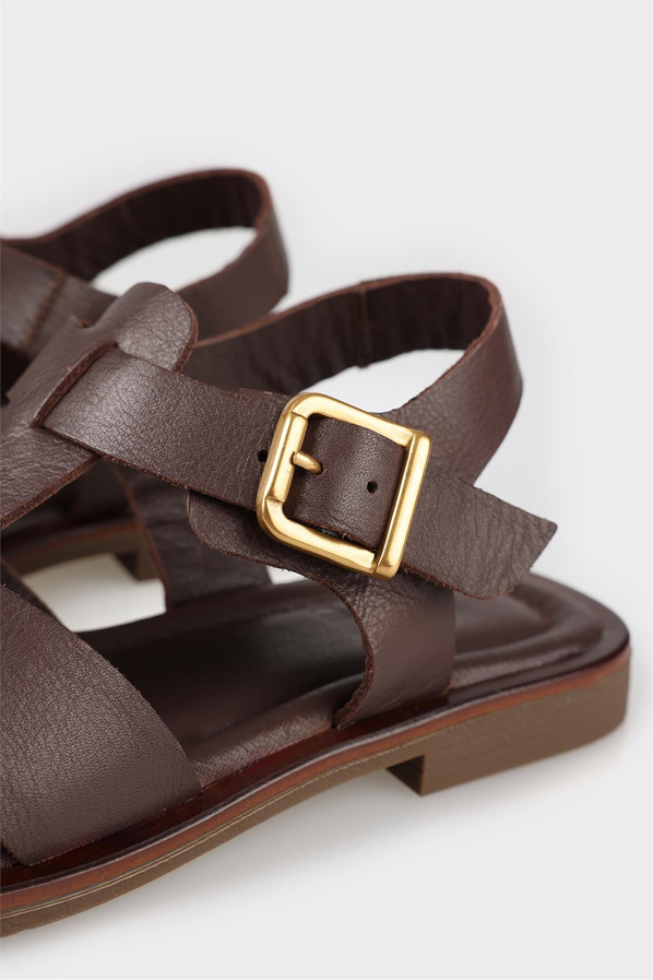 Kahve deri kadın düz sandalet, günlük kullanım için - Elle Shoes