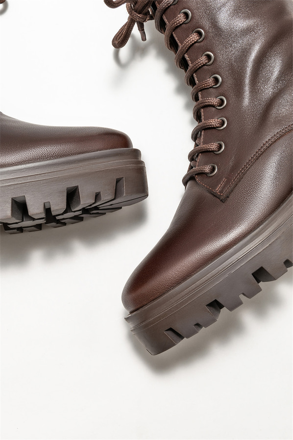 Kahve deri kadın bot, günlük kullanım için - Elle Shoes
