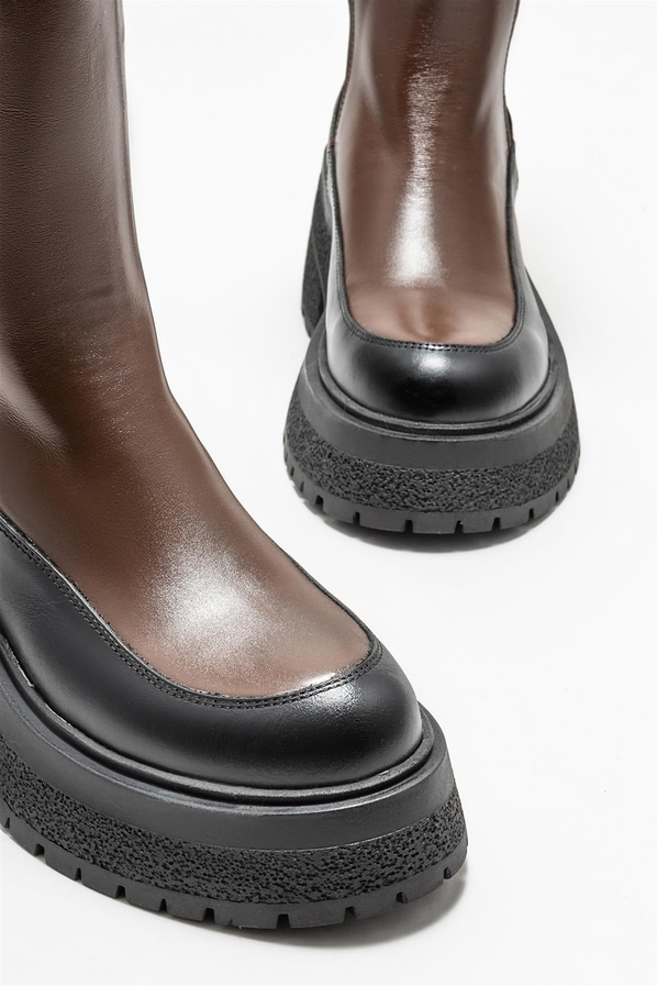 Kahve deri kadın bot, günlük kullanım için - Elle Shoes