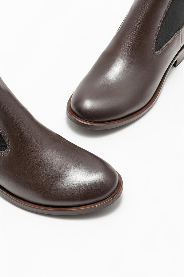 Kahve deri kadın chelsea bot, günlük kullanım için - Elle Shoes