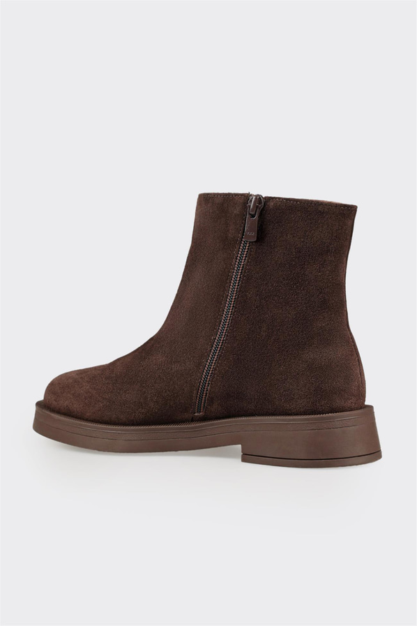Kahve deri düz yumuşak dokulu kadın bot, rahat kullanım için - Elle Shoes