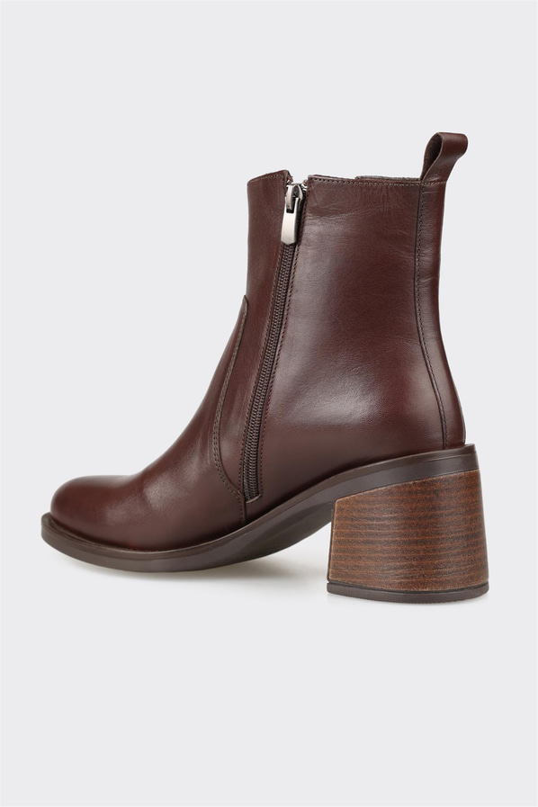 Kahve deri kadın bot, günlük kullanım için - Elle Shoes