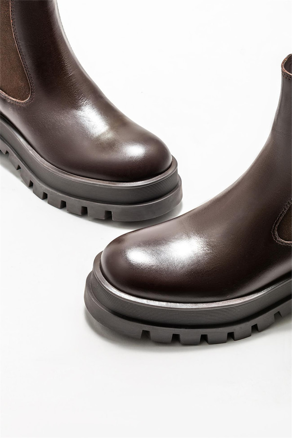 Kahve deri kadın chelsea bot, günlük kullanım için - Elle Shoes