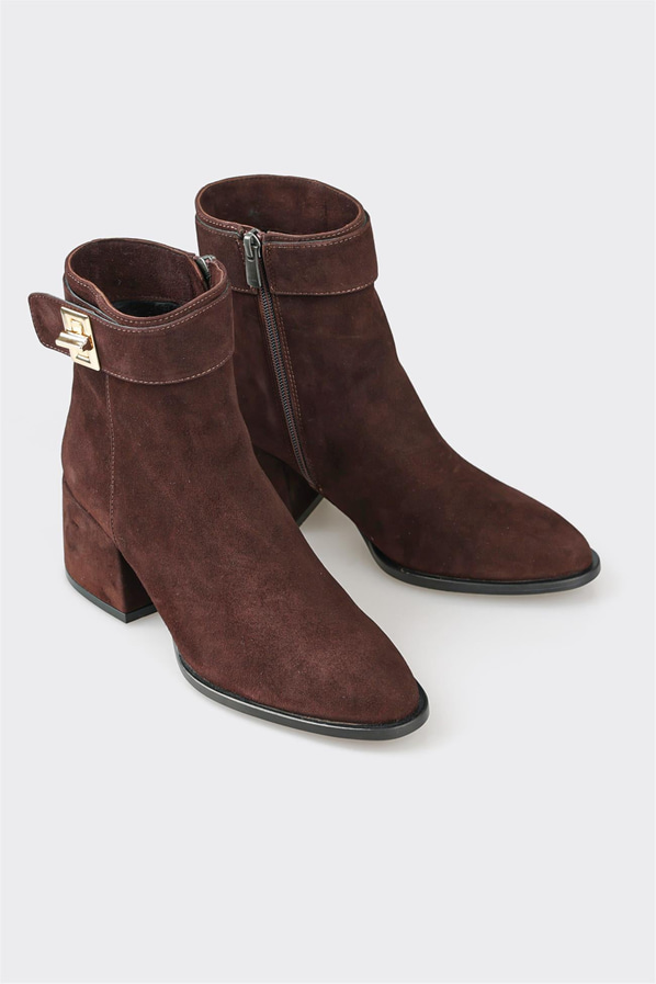 Kahve deri kadın bot, günlük kullanım için - Elle Shoes