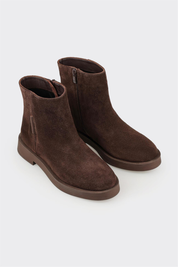 Kahve deri düz yumuşak dokulu kadın bot, rahat kullanım için - Elle Shoes