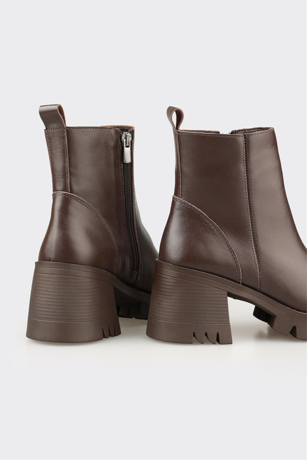 Kahve Deri Kadın Günlük Bot