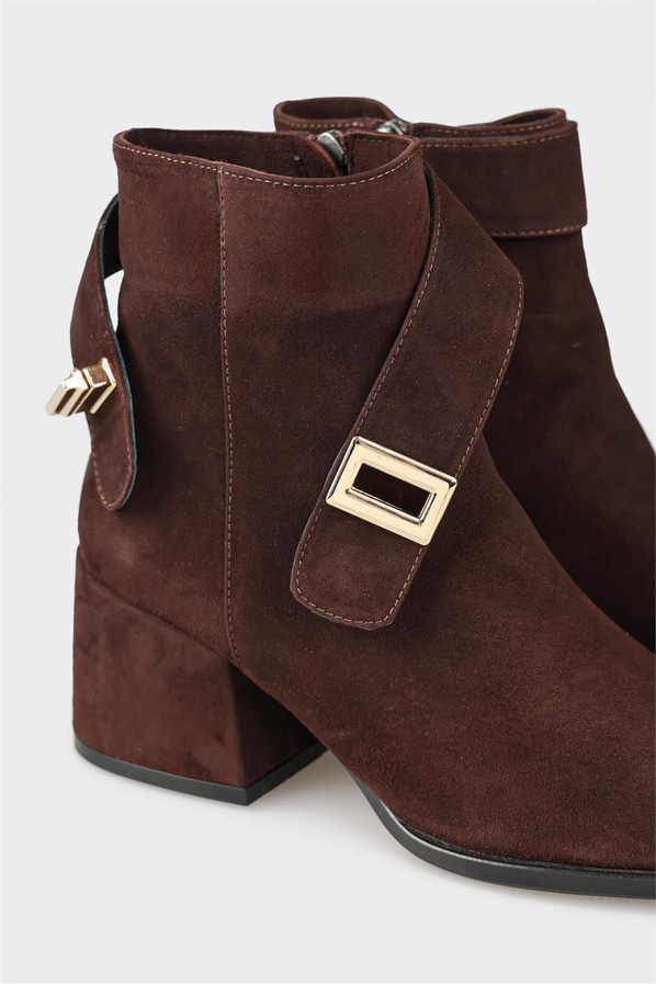 Kahve deri kadın bot, günlük kullanım için - Elle Shoes