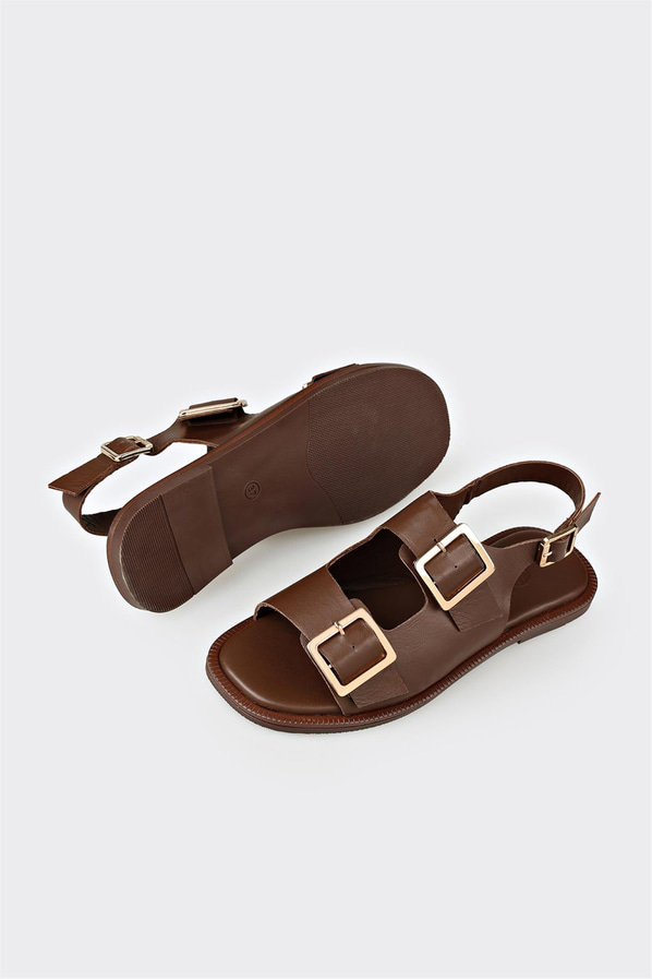 Kahve deri düz kadın sandalet, rahat kullanım için - Elle Shoes