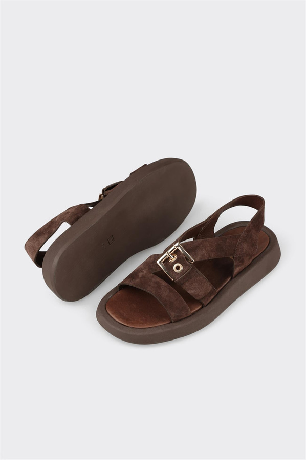 Kahve deri yumuşak dokulu kadın düz sandalet, rahat kullanım için - Elle Shoes