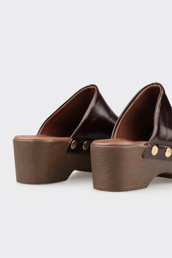 Kahve Deri Kadın Terlik