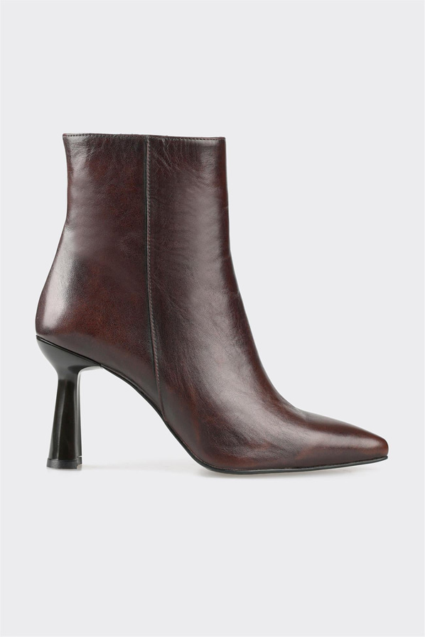 Kahve deri ince topuklu kadın bot, rahat kullanım için - Elle Shoes