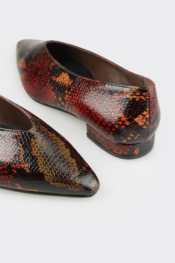 Kahve Hayvan Desenli Deri Kadın Günlük Ayakkabı