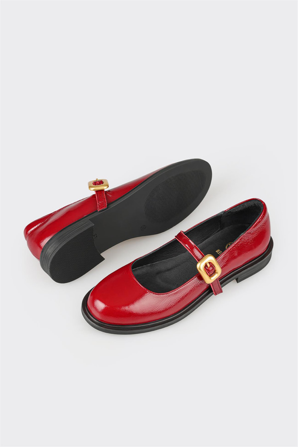 Kırmızı deri ve rugan metal tokalı kadın düz ayakkabı, günlük kullanım için - Elle Shoes