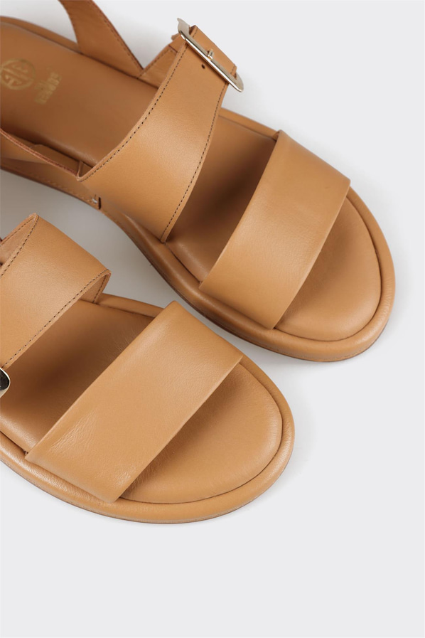 Naturel deri düz bantlı kadın sandalet, rahat kullanım için - Elle Shoes