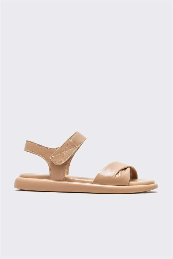 Naturel deri düz kadın sandalet, rahat kullanım için - Elle Shoes