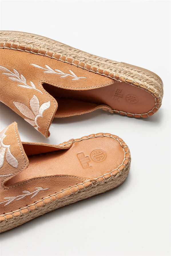 Naturel deri kadın düz terlik - Elle Shoes