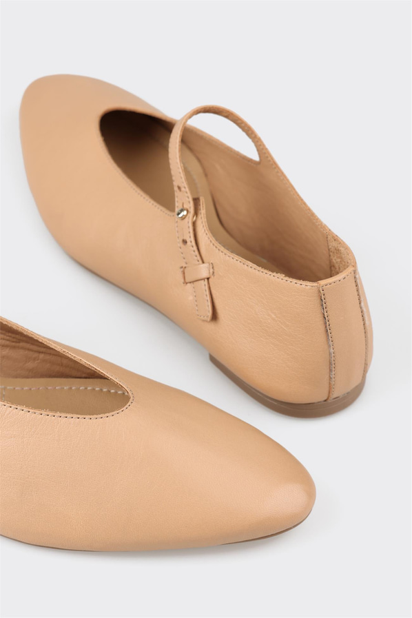 Naturel deri kadın babet, günlük kullanım için - Elle Shoes