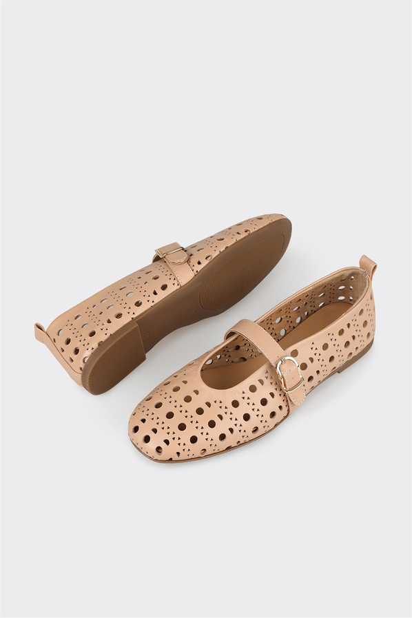 Naturel deri kadın düz ayakkabı, günlük kullanım için - Elle Shoes