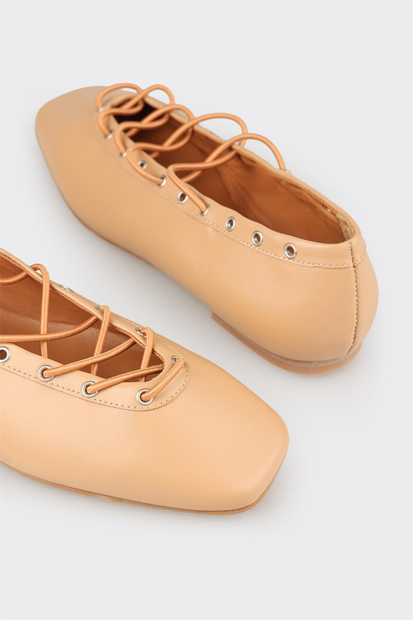 Naturel deri kadın babet, günlük kullanım için - Elle Shoes