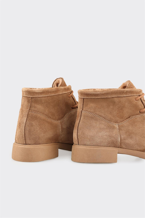 Naturel deri düz yumuşak dokulu kadın bot, rahat kullanım için - Elle Shoes