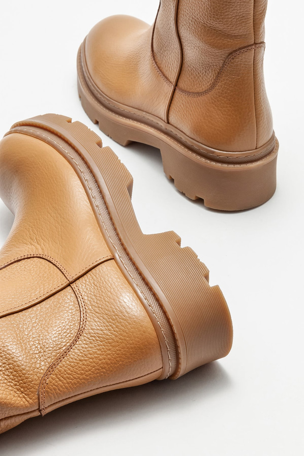 Naturel deri düz kadın bot, günlük kullanım için - Elle Shoes