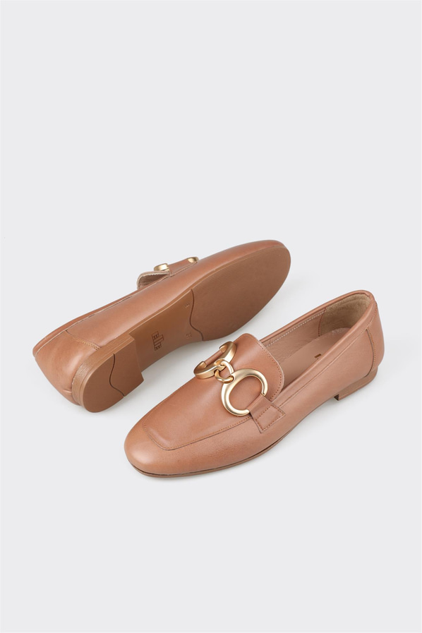 Naturel deri kadın loafer, klasik stil için - Elle Shoes