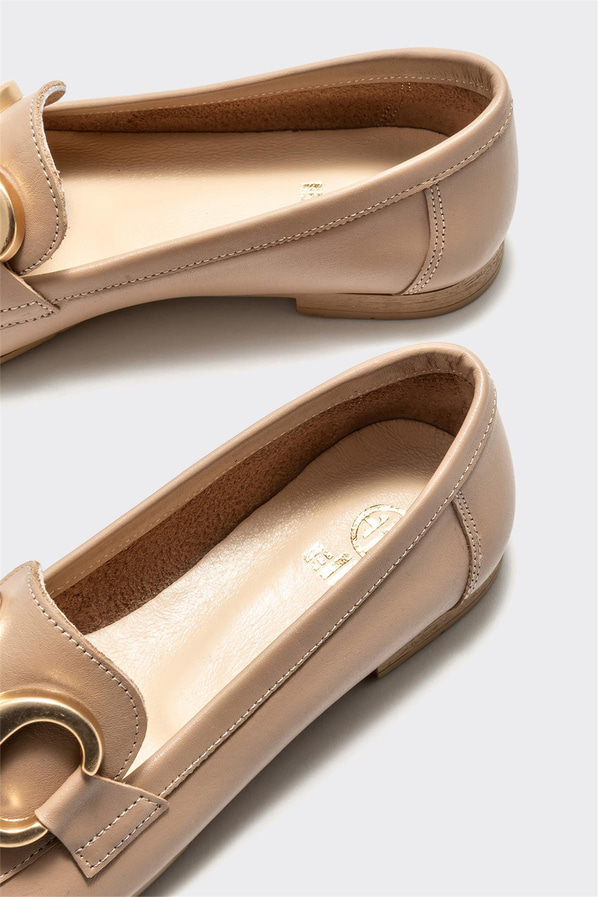 Naturel deri kadın loafer, klasik stil için - Elle Shoes